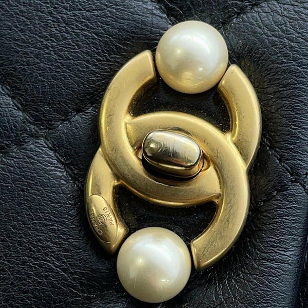 シャネル チェーンショルダーバッグ マトラッセ ココマーク カーフスキン フェイクパール CHANEL バッグ 黒