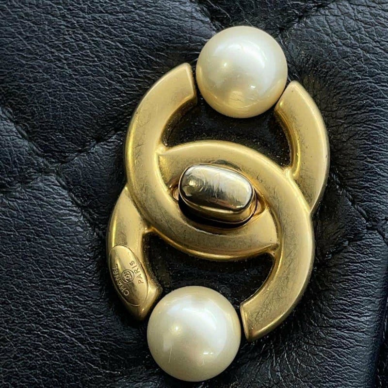 シャネル チェーンショルダーバッグ マトラッセ ココマーク カーフスキン フェイクパール CHANEL バッグ 黒