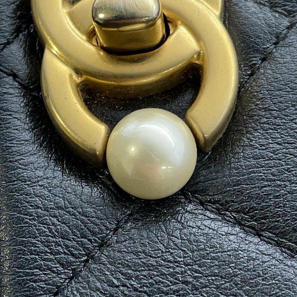 シャネル チェーンショルダーバッグ マトラッセ ココマーク カーフスキン フェイクパール CHANEL バッグ 黒