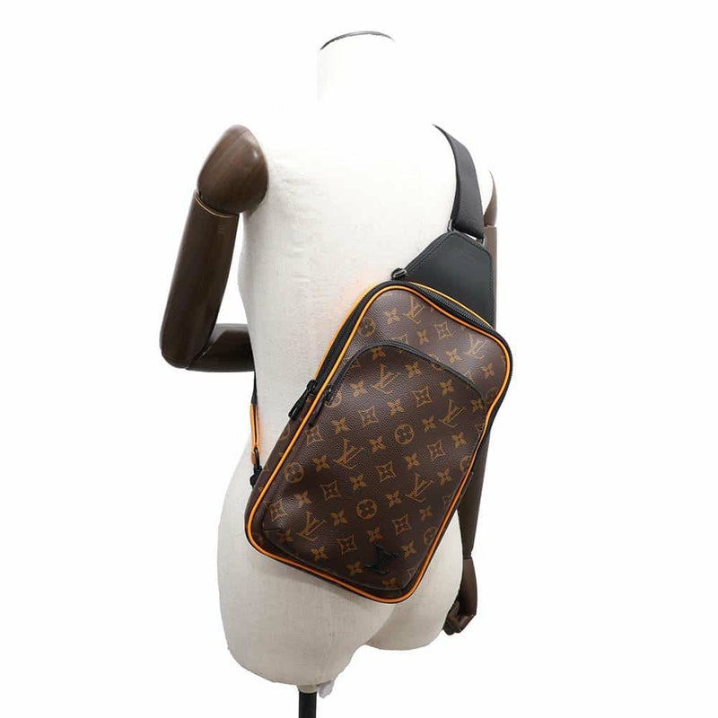 ルイヴィトン ボディバッグ モノグラム・マカサー アヴェニュー・スリングバッグ M46718 LOUIS VUITTON 黒 ブラック