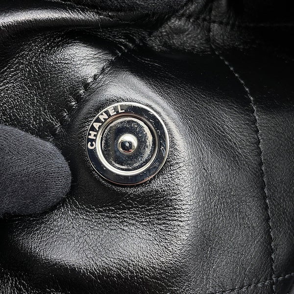 シャネル チェーンショルダーバッグ CHANEL 22 マトラッセ スモール シャイニーカーフレザー AS3261 ポーチ付き 黒