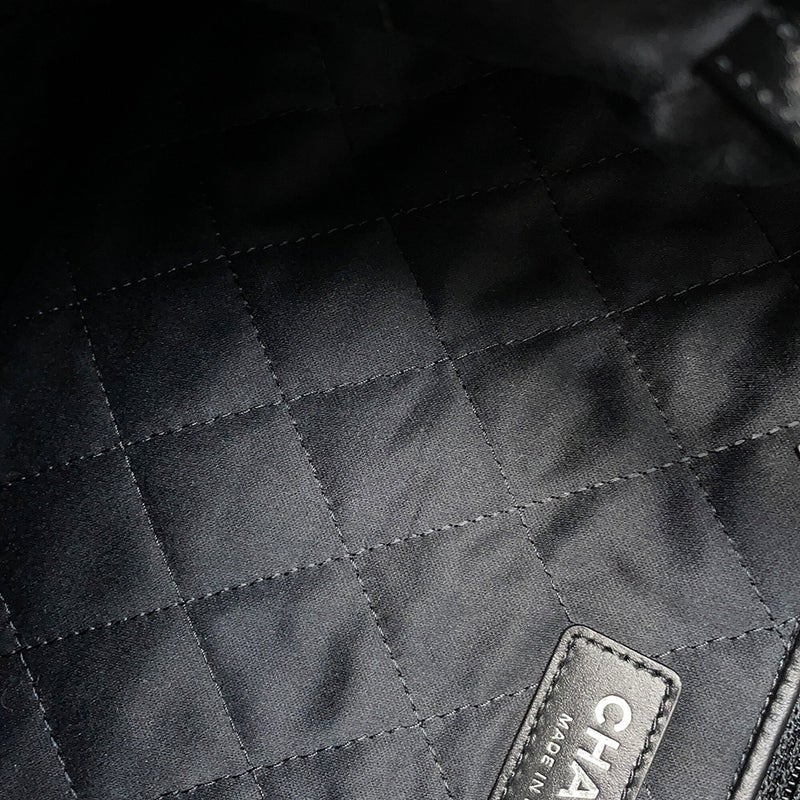 シャネル チェーンショルダーバッグ CHANEL 22 マトラッセ スモール シャイニーカーフレザー AS3261 ポーチ付き 黒