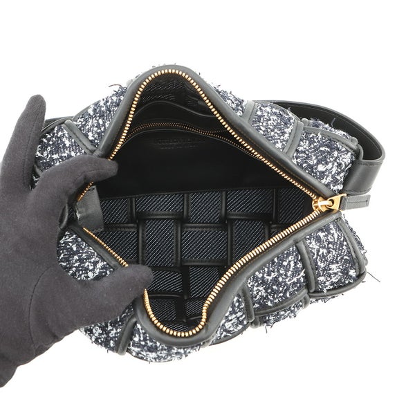 ボッテガヴェネタ ショルダーバッグ ブリックカセット マキシイントレチャート ツイード レザー BOTTEGA VENETA バッグ 黒