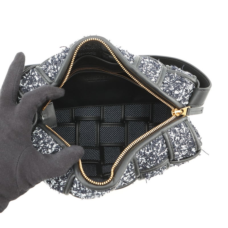 ボッテガヴェネタ ショルダーバッグ ブリックカセット マキシイントレチャート ツイード レザー BOTTEGA VENETA バッグ 黒