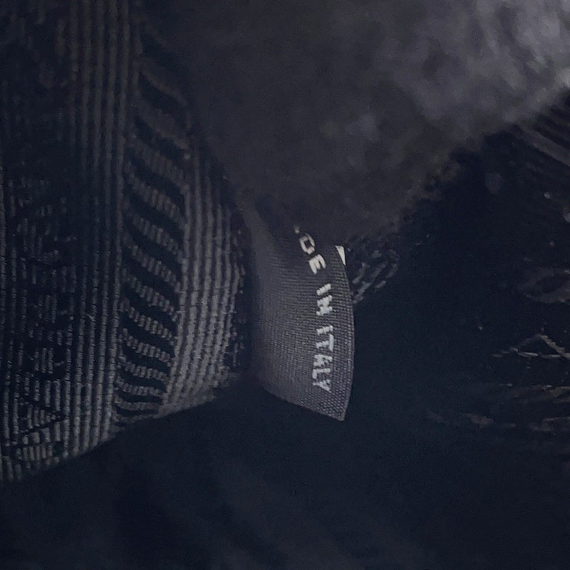 プラダ ショルダーバッグ Re-Edition 2005 サフィアーノレザー 1BH204 PRADA 2wayバッグ 黒