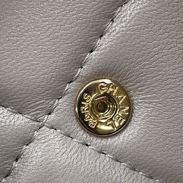 シャネル チェーンウォレット CHANEL19 フラップコンパクト コインパース ラムスキン AP1787 CHANEL 財布 小銭入れ