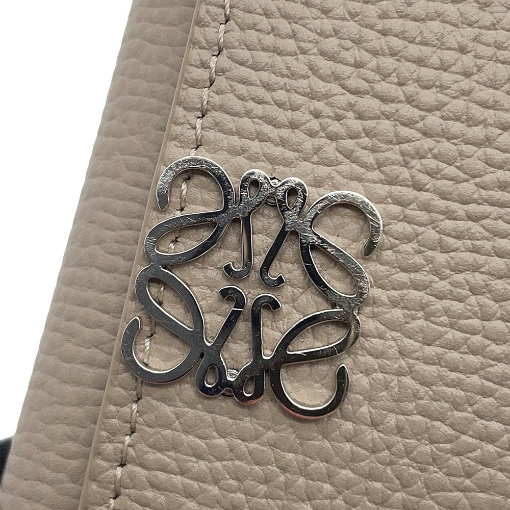 ロエベ キーケース アナグラム カーフレザー 6連 スペイン製 総柄 ベージュ すぐ届く！LOEWE（ロエベ） グレインカーフ 6連キーケース (LOEWE/キー