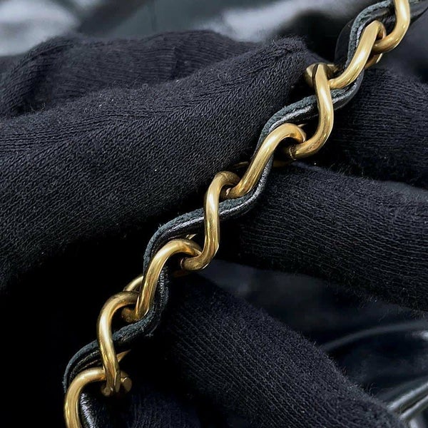 シャネル ハンドバッグ CHANEL 22 マトラッセ スモール シャイニーカーフ AS3260 ショルダーバッグ ポーチ付き 黒