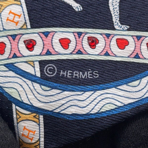 エルメス スカーフ ツイリー ビジュー・ピケ ハートのクイーン Dame de Coeur HERMES シルクツイル 2022年秋冬 黒