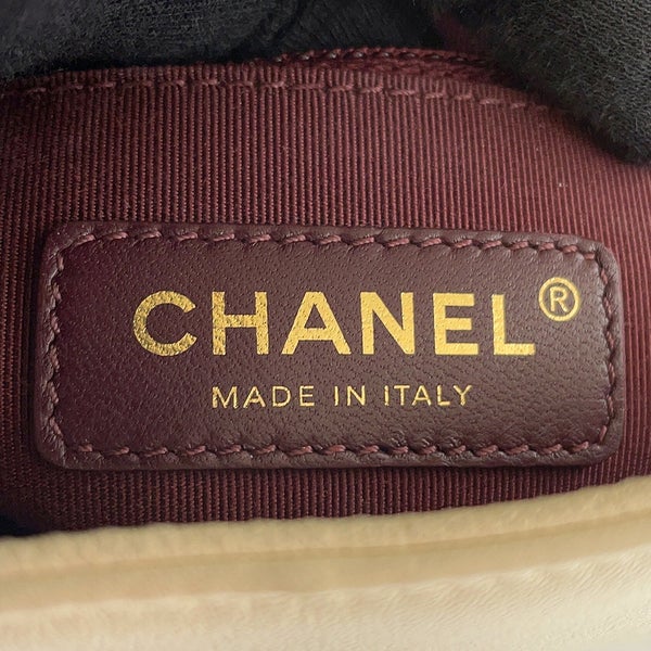 シャネル チェーンショルダーバッグ マドモアゼル マトラッセ ココマーク Wフラップ レザー A93084 CHANEL