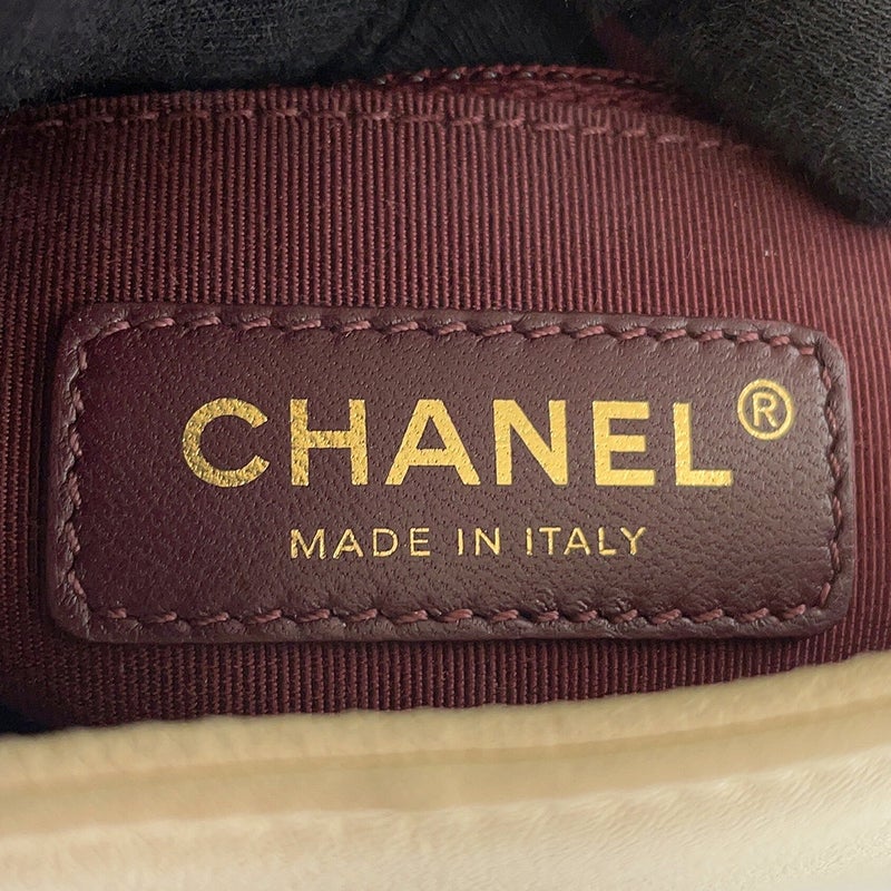 シャネル チェーンショルダーバッグ マドモアゼル マトラッセ ココマーク Wフラップ レザー A93084 CHANEL