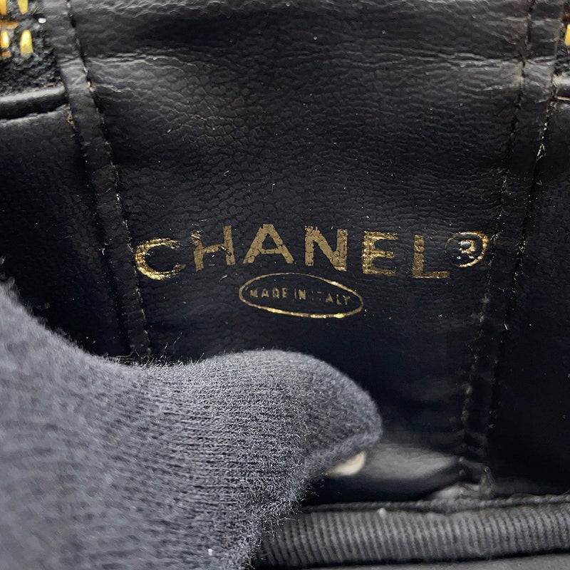 シャネル ハンドバッグ バニティバッグ ココマーク キャビアスキン 横型 A07058 CHANEL バッグ 黒