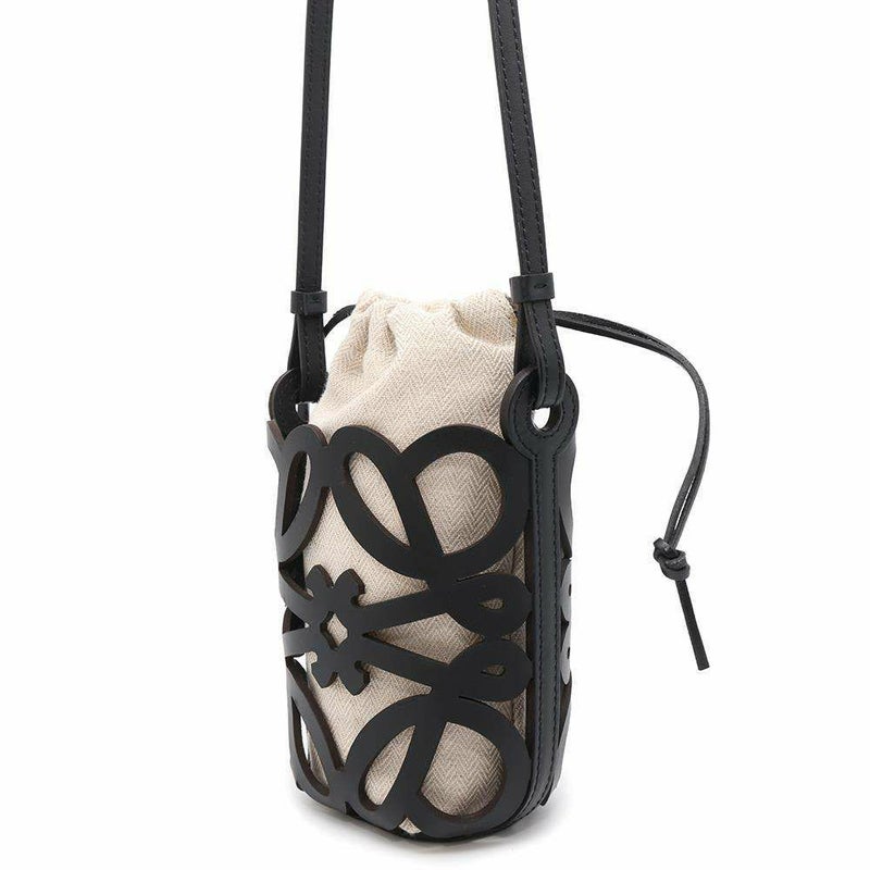 ロエべ ショルダーバッグ アナグラム カットアウト ポケット C922Y62X02 LOEWE 黒