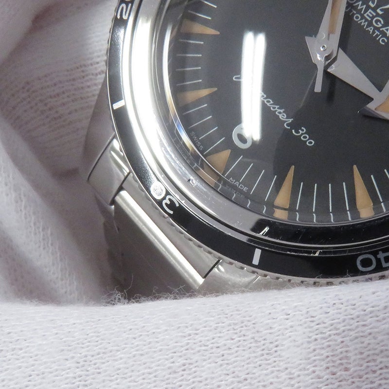 オメガ シーマスター 300 1957 トリロジー 世界限定3557本 234.10.39.20.01.001 OMEGA 腕時計 黒文字盤