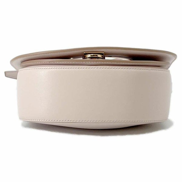 サルヴァトーレ・フェラガモ チェーンショルダーバッグ ガンチーニ レザー AU 21 G998 Ferragamo