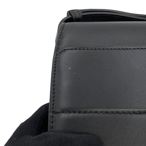バーバリー ショルダーバッグ スニップバッグ スムースカーフレザー 80889161 BURBERRY 黒