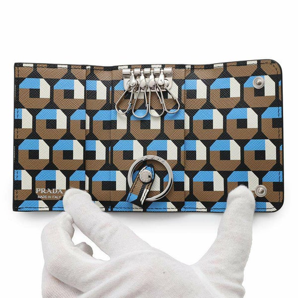 プラダ キーケース 幾何学模様 4連キーケース サフィアーノ 1PG004 PRADA キーリング付き 黒