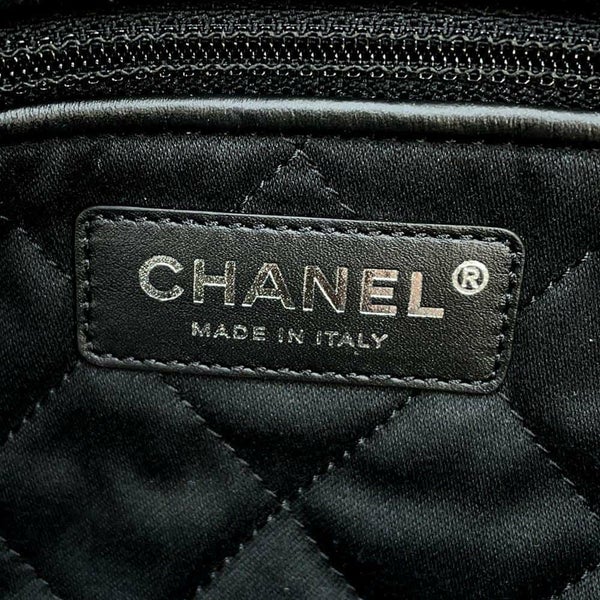 シャネル ハンドバッグ CHANEL 22 マトラッセ スモール シャイニーカーフレザー AS3260 ショルダーバッグ ポーチ付き 黒