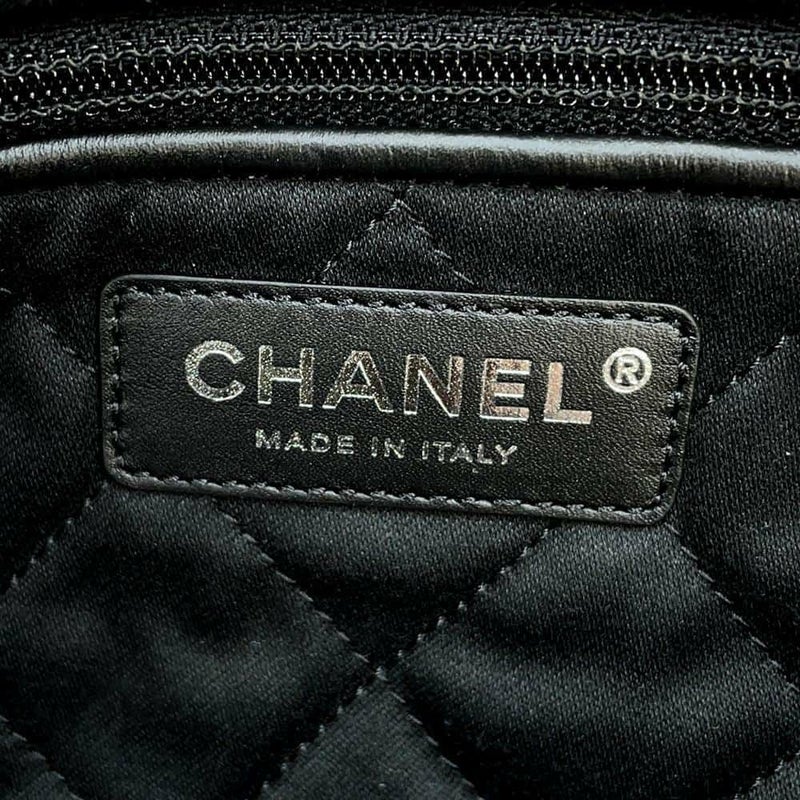 シャネル ハンドバッグ CHANEL 22 マトラッセ スモール シャイニーカーフレザー AS3260 ショルダーバッグ ポーチ付き 黒
