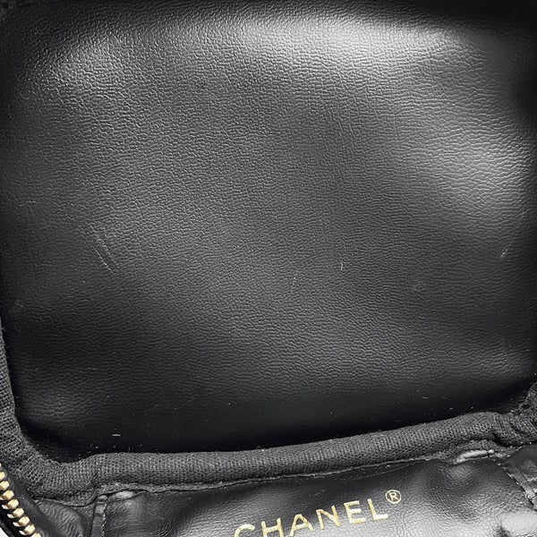 シャネル バニティバッグ ココマーク キャビアスキン 縦型 A01998 CHANEL 化粧ポーチ コスメポーチ 黒