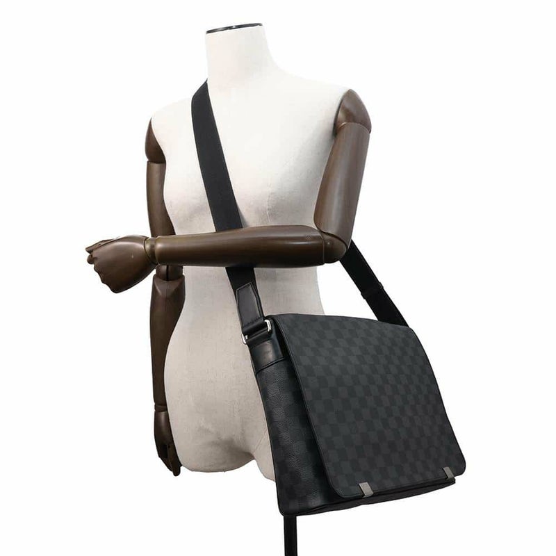 ルイヴィトン ショルダーバッグ ダミエ・グラフィット ディストリクトNM MM N41029 ヴィトン メンズ ブラック 黒