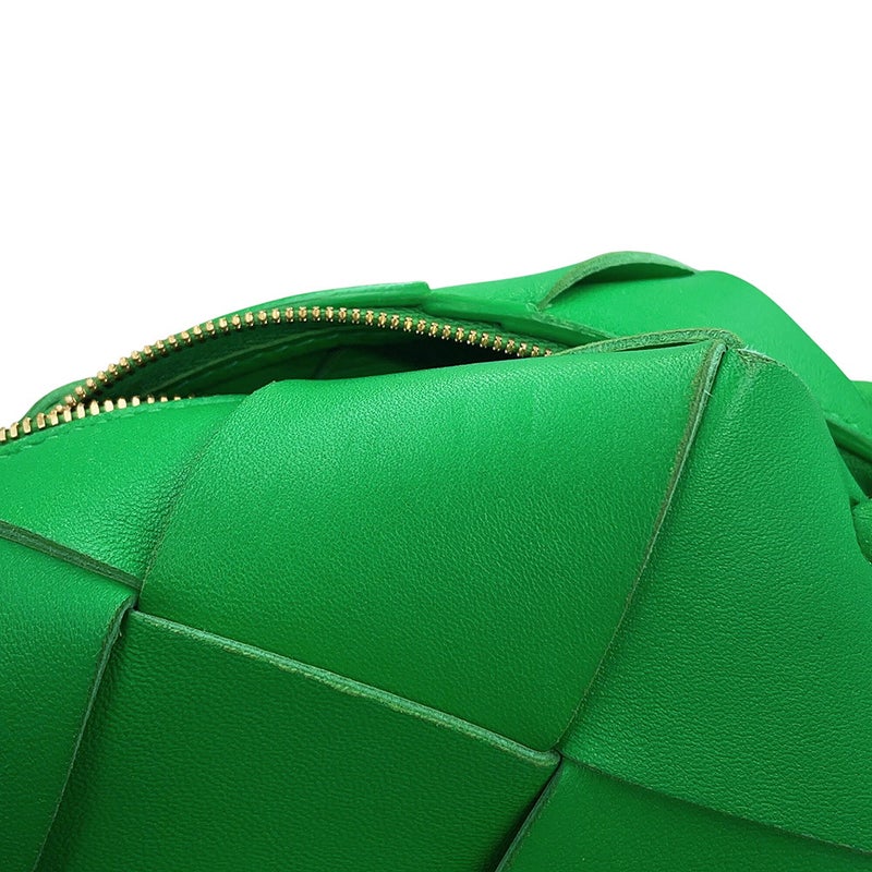 ボッテガヴェネタ ショルダーバッグ マキシイントレチャート ミニ カセット カメラバッグ ラムスキン 701915 BOTTEGA VENETA