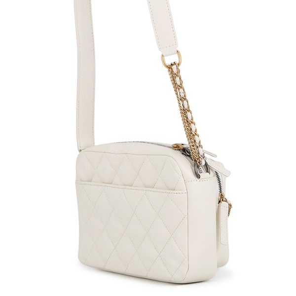 シャネル ショルダーバッグ カメラバッグ スモール ココマーク マトラッセ ラムスキン AS2923 CHANEL 白