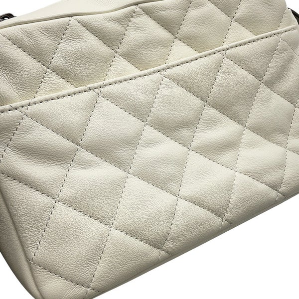 シャネル ショルダーバッグ カメラバッグ スモール ココマーク マトラッセ ラムスキン AS2923 CHANEL 白