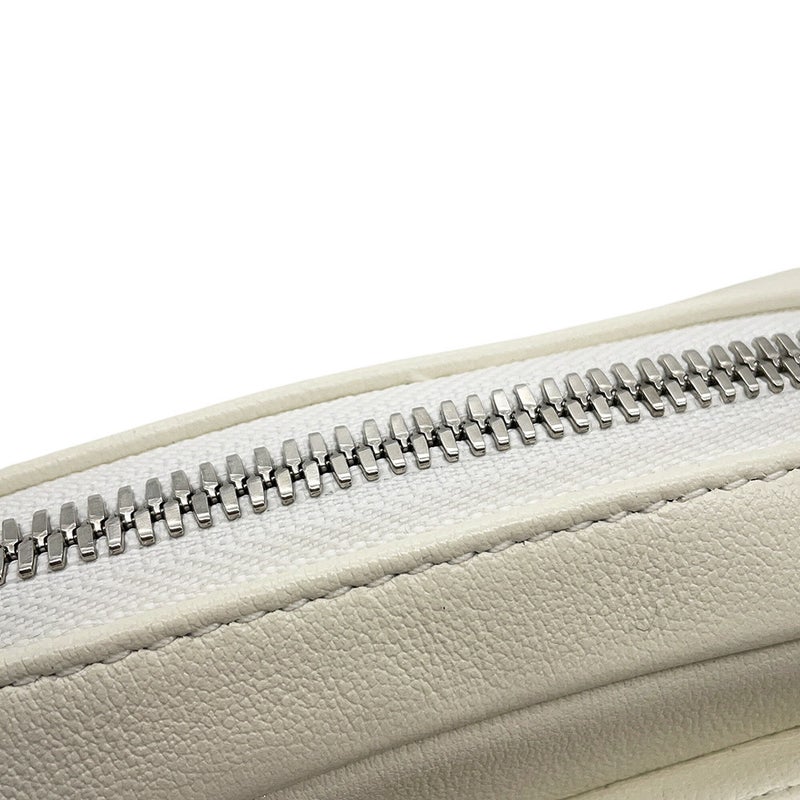 シャネル ショルダーバッグ カメラバッグ スモール ココマーク マトラッセ ラムスキン AS2923 CHANEL 白