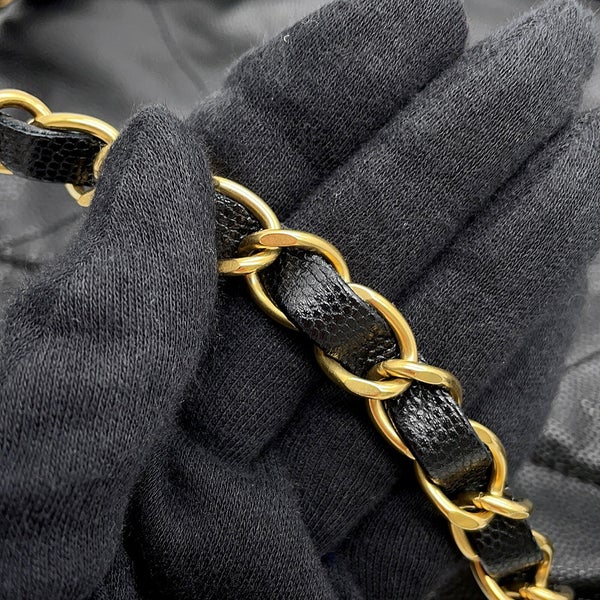 シャネル ハンドバッグ CHANEL 22 マトラッセ スモール キャビアスキン AS3260 ポーチ付き 黒