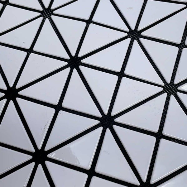 イッセイミヤケ トートバッグ バオバオ BB63-AG043 ISSEY MIYAKE バッグ 白