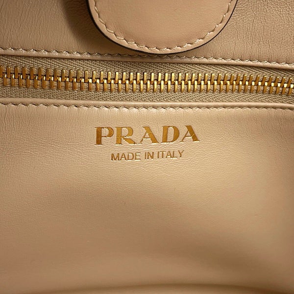 プラダ トートバッグ ミディアム ショッピングバッグ トライアングルロゴ レザー 1BG483 PRADA バッグ