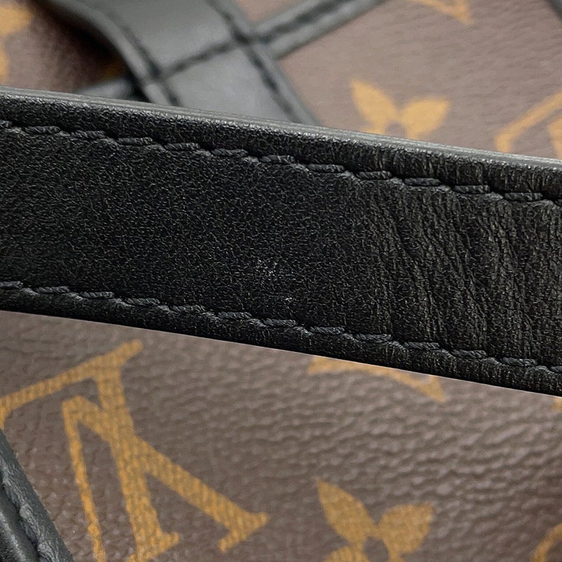 ルイヴィトン ショルダーバッグ モノグラム・マカサー クリストファー・ウエアラブル ウォレット M69404 LOUIS VUITTON 黒 ブラック