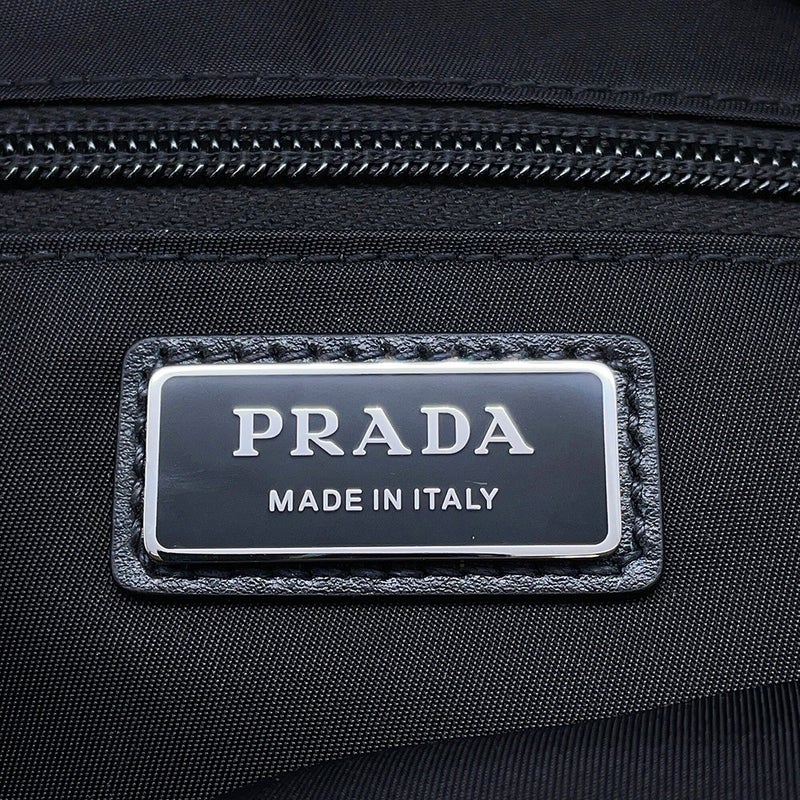 プラダ ショルダーバッグ Re-Nylon ショルダーバッグ ナイロン 2VD062 PRADA 黒