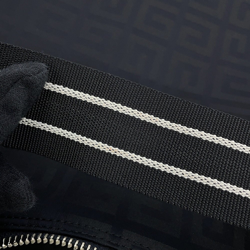 ジバンシー ショルダーバッグ 4Gロゴ ナイロン GIVENCHY 黒 | 中古