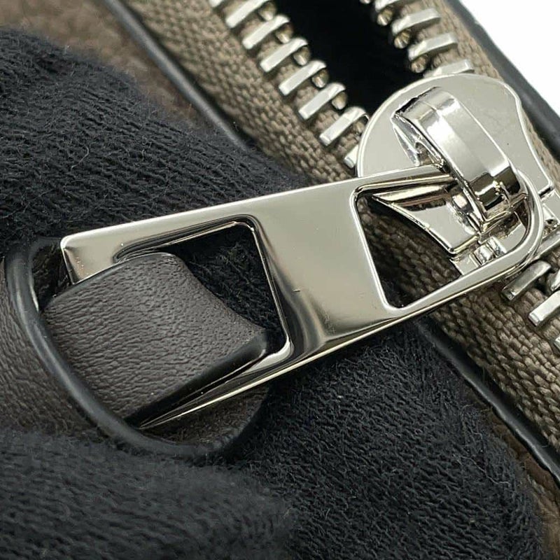 ロエベ ショルダーバッグ ミリタリー メッセンジャーバッグXS レザー 313.53BU20 LOEWE