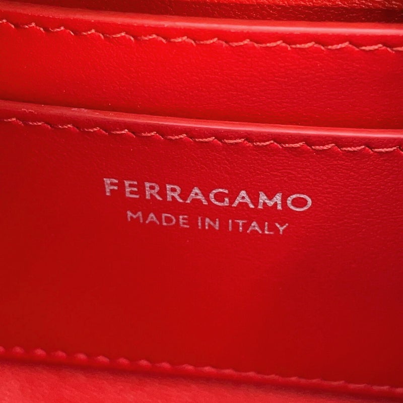 サルヴァトーレ・フェラガモ ショルダーバッグ カットアウト レザー 214956 Ferragamo