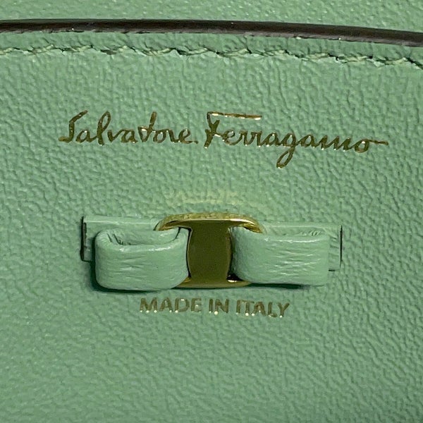 フェラガモ ショルダーバッグ ヴァラリボン レザー 21I282 Ferragamo 2way