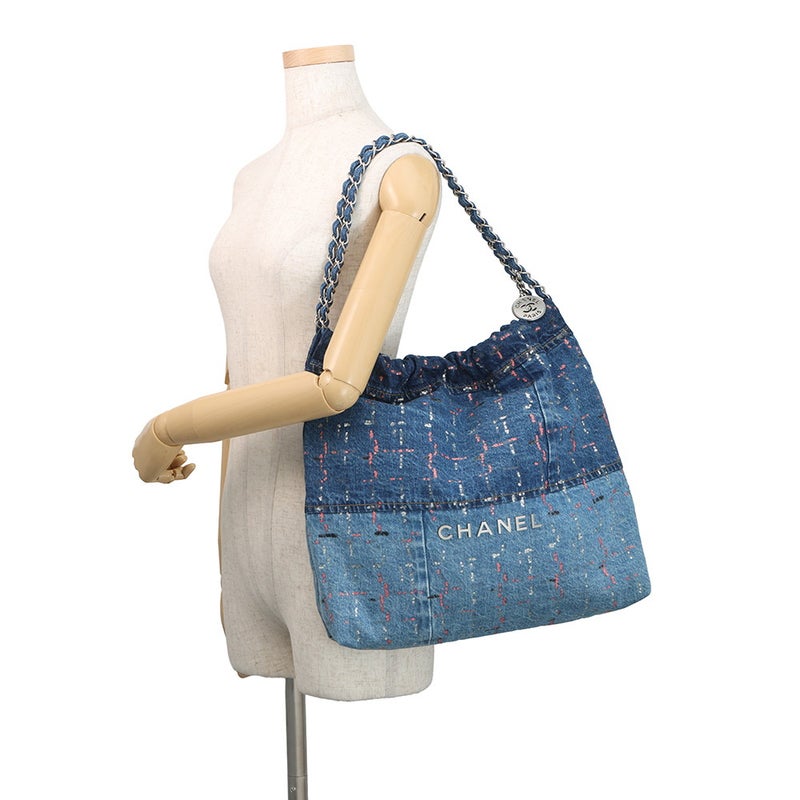 シャネル チェーンショルダーバッグ CHANEL 22 グリッターパッチワーク スモール デニム AS3261 ポーチ付き