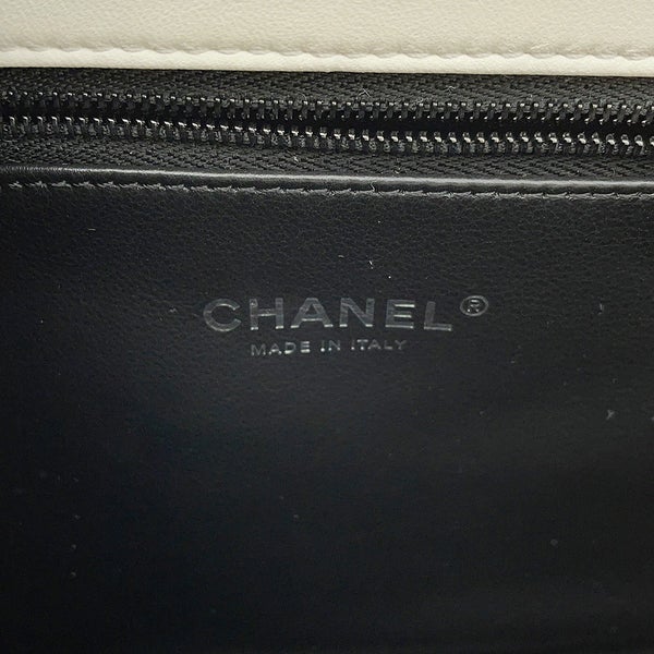 シャネル ハンドバッグ ココマーク マトラッセ  トレンディCC A92236 CHANEL バッグ 2way チェーンショルダー 白