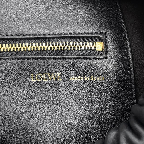 ロエベ ショルダーバッグ スクイーズバッグ ミディアム メローナパラム A914Q37X01 LOEWE 2way 黒