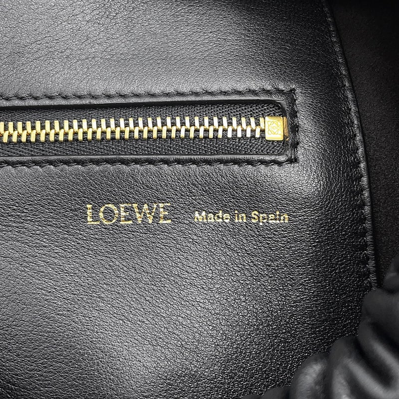 ロエベ ショルダーバッグ スクイーズバッグ ミディアム メローナパラム A914Q37X01 LOEWE 2way 黒