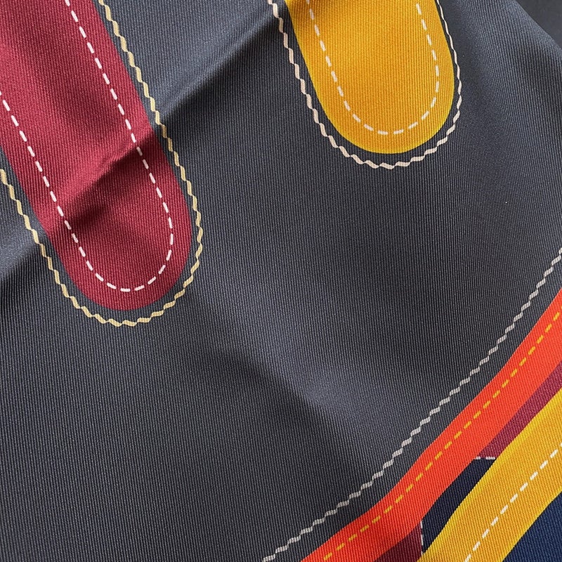 エルメス スカーフ カレ90 ダブルフェイス 鞍下ゼッケン TAPIS de Selle シルク HERMES 2023年秋冬