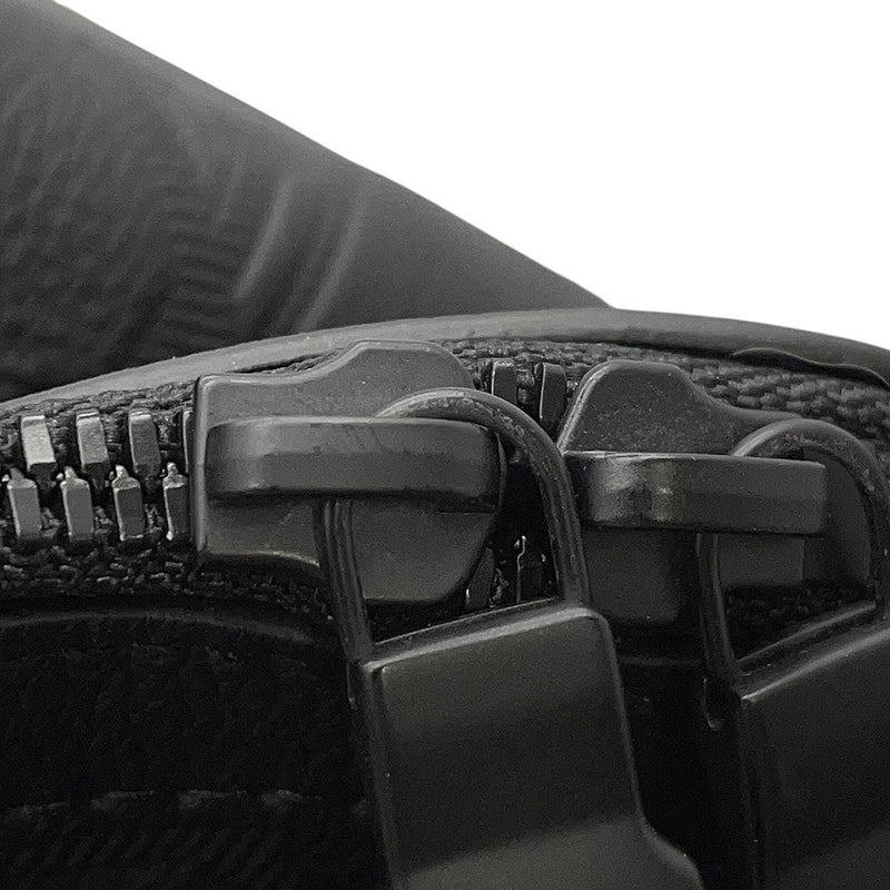 ルイヴィトン リュック モノグラム・シャドウ ディスカバリー・バックパック PM M46553 LOUIS VUITTON バッグ 黒 ブラック
