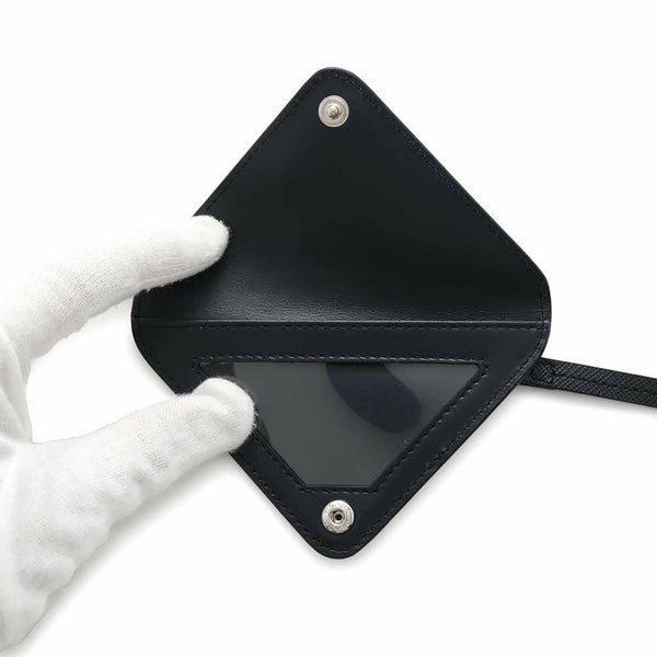 プラダ ネームタグ トライアングル サフィアーノレザー 2TT153 PRADA