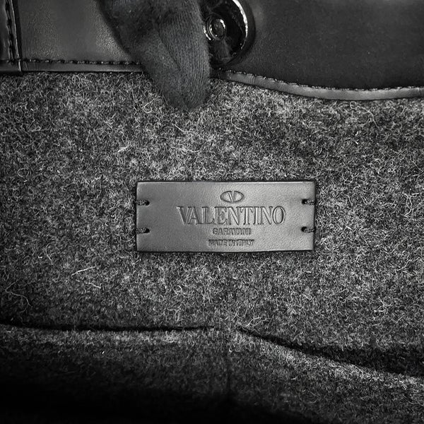 ヴァレンティノ・ガラヴァーニ トートバッグ VLTNロゴ ミディアム フェルト レザー 1Y2B0A35BZN VALENTINO 黒