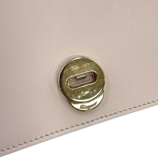 サルヴァトーレ・フェラガモ ショルダーバッグ リボン レザー 21G906 Ferragamo