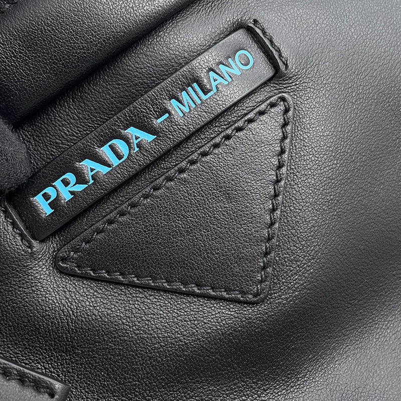 プラダ ショルダーバッグ クロスボディ レザー 2VH055 PRADA 黒