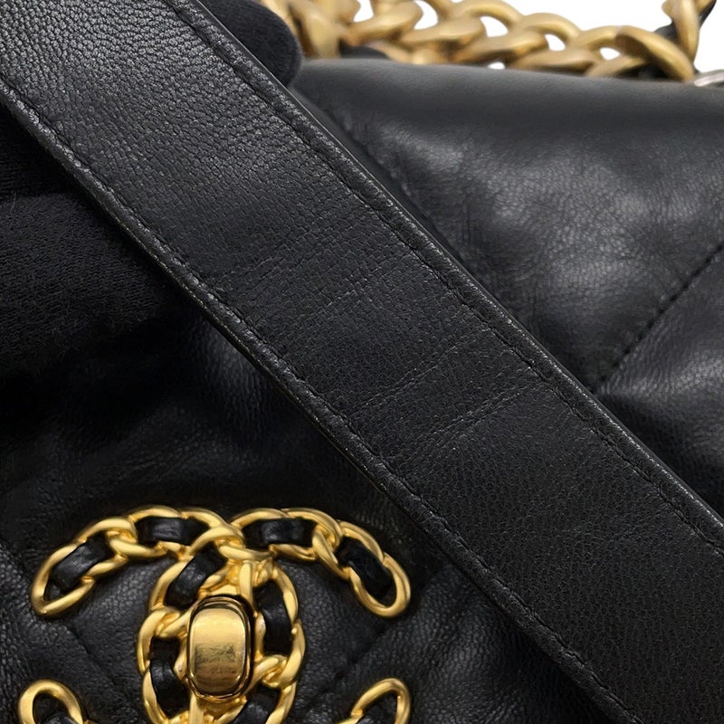 シャネル チェーンショルダーバッグ 19 フラップ バッグ ココマーク シャイニーラムスキン AS1160 CHANEL 黒