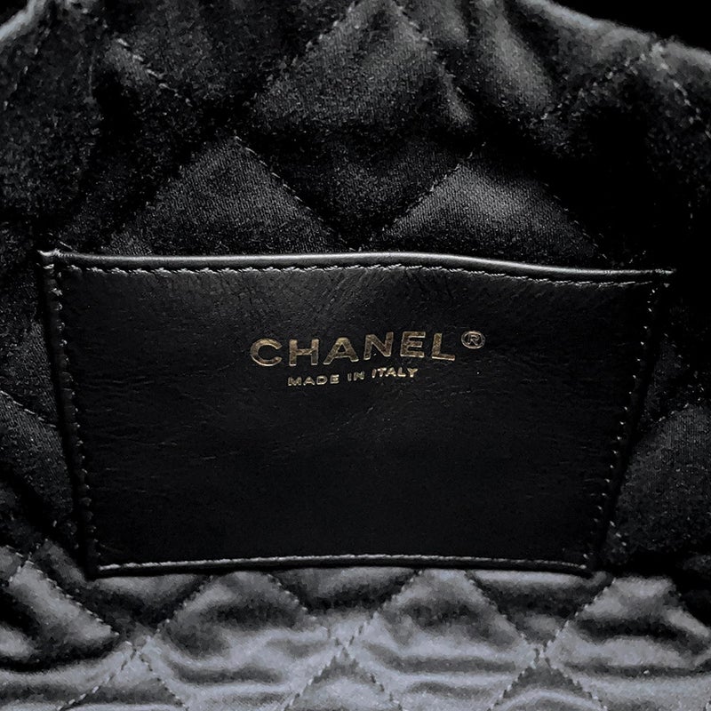 シャネル ハンドバッグ CHANEL 22 ミニ ココマーク シャイニーカーフレザー AS3980 CHANEL 2way 黒